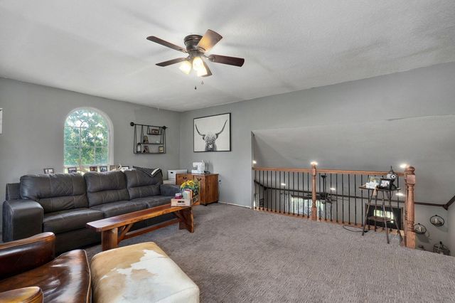 419 Rose Bush Drive, Marshfield, MO 65706