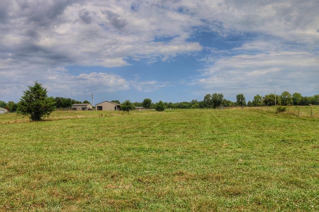 419 Rose Bush Drive, Marshfield, MO 65706