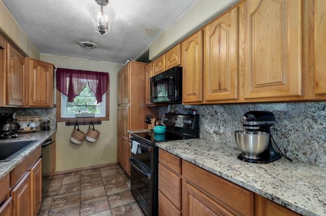 419 Rose Bush Drive, Marshfield, MO 65706