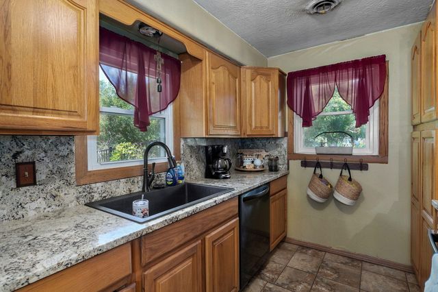 419 Rose Bush Drive, Marshfield, MO 65706