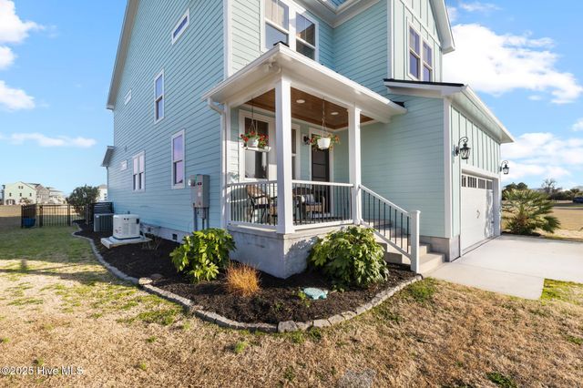 817 Sweetgrass Street, Holly Ridge, NC 28445