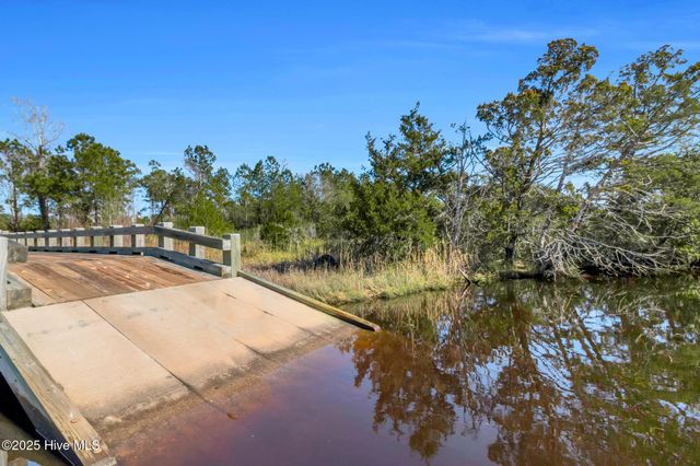 817 Sweetgrass Street, Holly Ridge, NC 28445