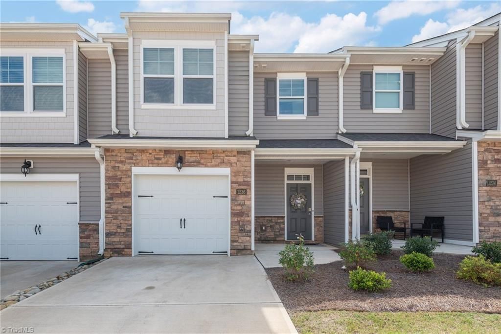 1236 Evelynnview Lane, Kernersville, NC 27284