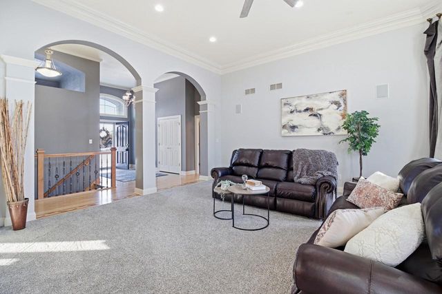 W132N6509 West View COURT, Menomonee Falls, WI 53051