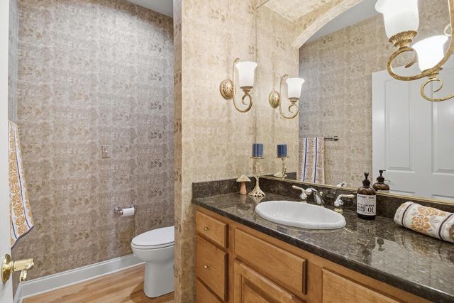 W132N6509 West View COURT, Menomonee Falls, WI 53051