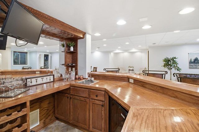 W132N6509 West View COURT, Menomonee Falls, WI 53051