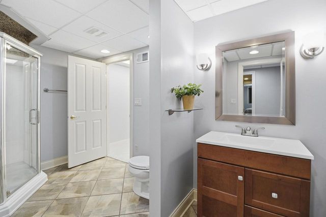 W132N6509 West View COURT, Menomonee Falls, WI 53051