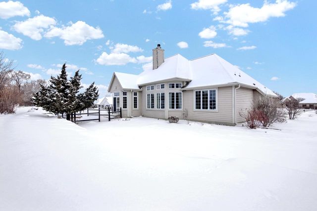 W132N6509 West View COURT, Menomonee Falls, WI 53051