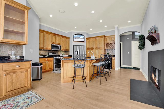 W132N6509 West View COURT, Menomonee Falls, WI 53051