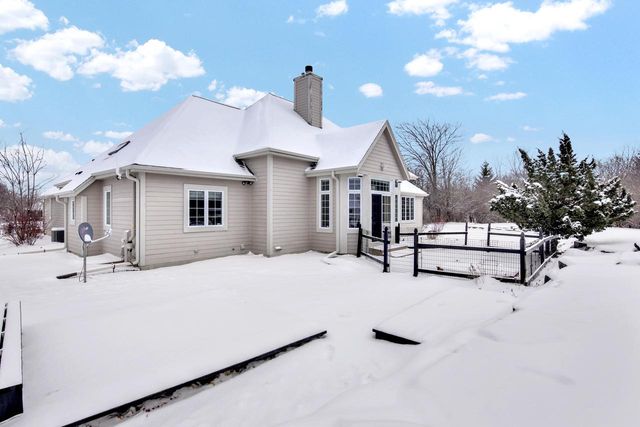 W132N6509 West View COURT, Menomonee Falls, WI 53051