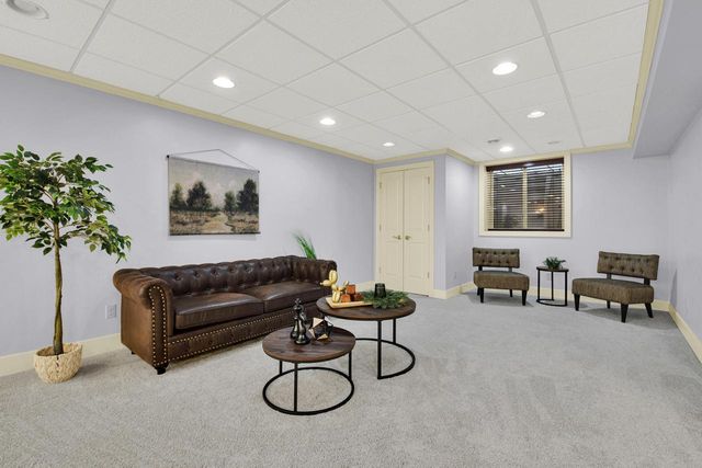 W132N6509 West View COURT, Menomonee Falls, WI 53051