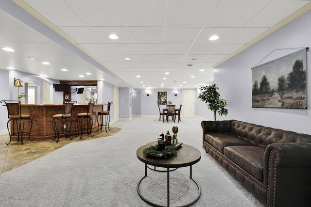 W132N6509 West View COURT, Menomonee Falls, WI 53051