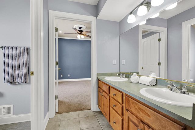 W132N6509 West View COURT, Menomonee Falls, WI 53051