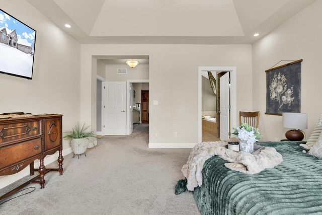 W132N6509 West View COURT, Menomonee Falls, WI 53051