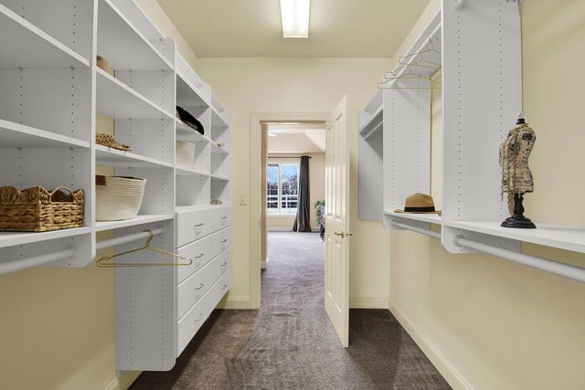 W132N6509 West View COURT, Menomonee Falls, WI 53051