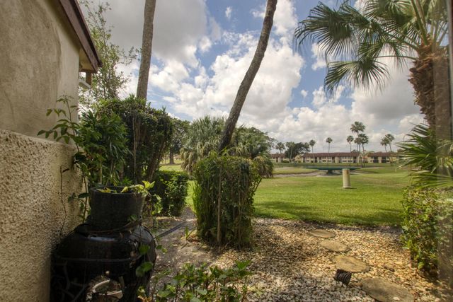 4489 Luxemburg Court 101, Lake Worth, FL 33467