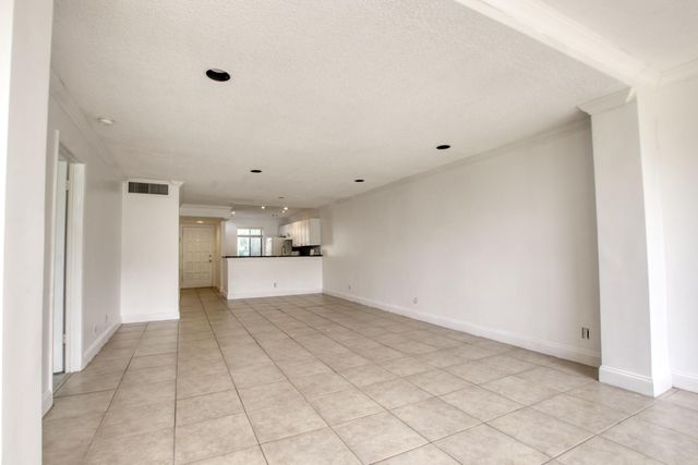 4489 Luxemburg Court 101, Lake Worth, FL 33467