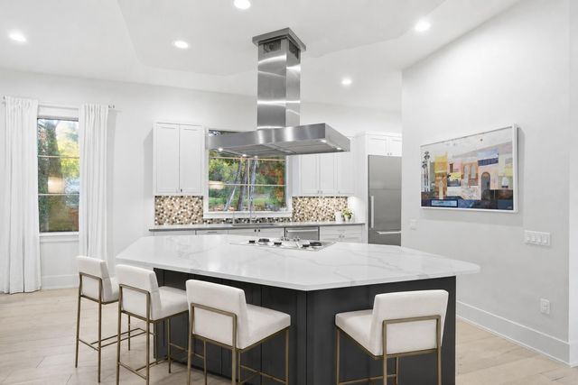 3210 Lacevine LN, Austin, TX 78735