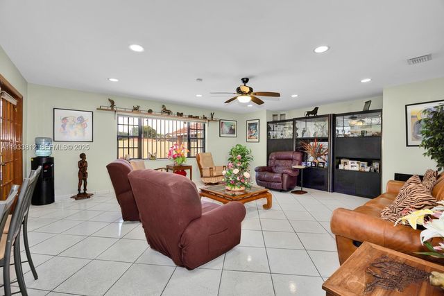 165 W 50th St, Hialeah, FL 33012