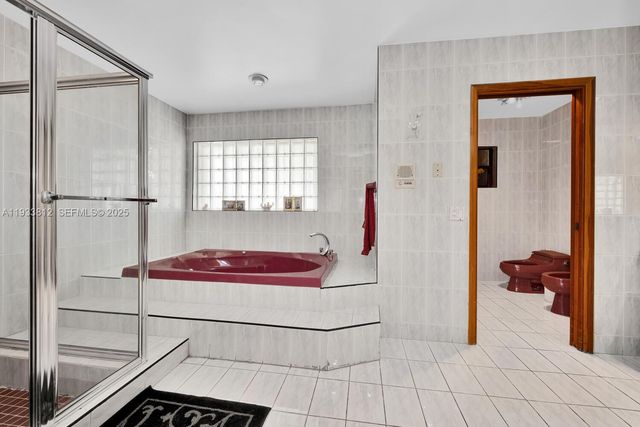 165 W 50th St, Hialeah, FL 33012