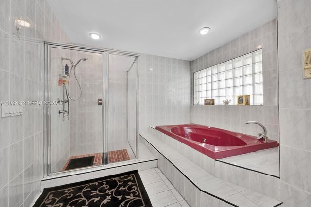 165 W 50th St, Hialeah, FL 33012