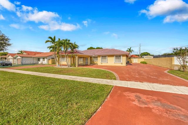 165 W 50th St, Hialeah, FL 33012