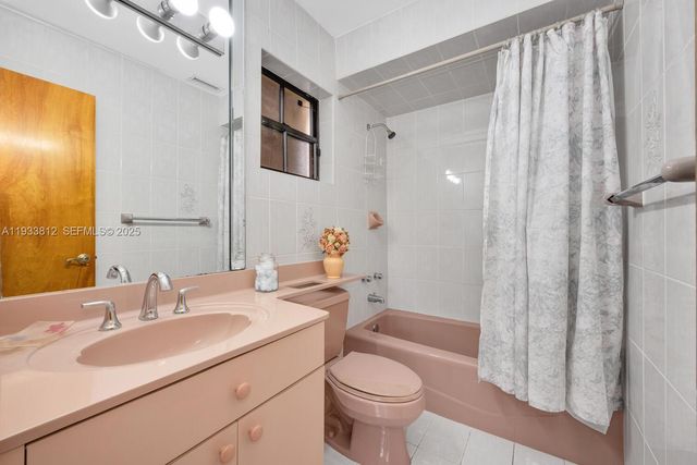 165 W 50th St, Hialeah, FL 33012