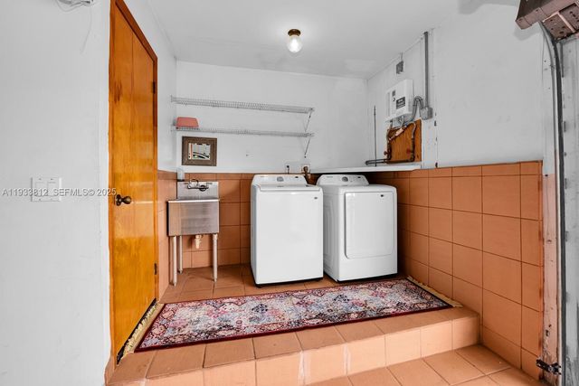 165 W 50th St, Hialeah, FL 33012