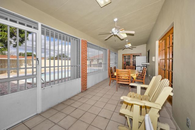 165 W 50th St, Hialeah, FL 33012