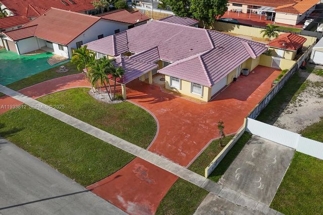 165 W 50th St, Hialeah, FL 33012