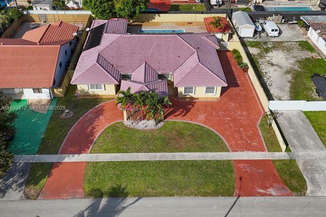165 W 50th St, Hialeah, FL 33012