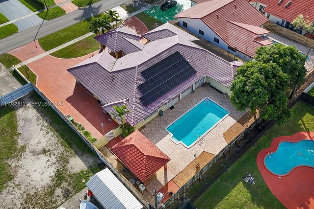 165 W 50th St, Hialeah, FL 33012