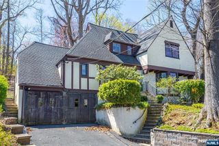 41 Stocker Road, Verona, NJ 07044