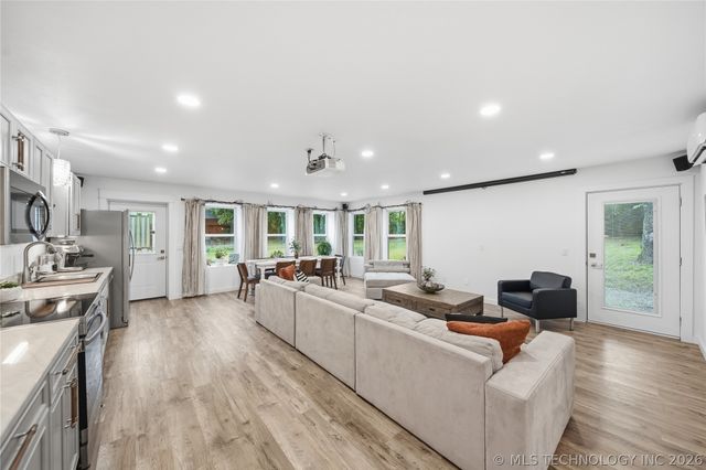 12425 S Gary Avenue, Jenks, OK 74037