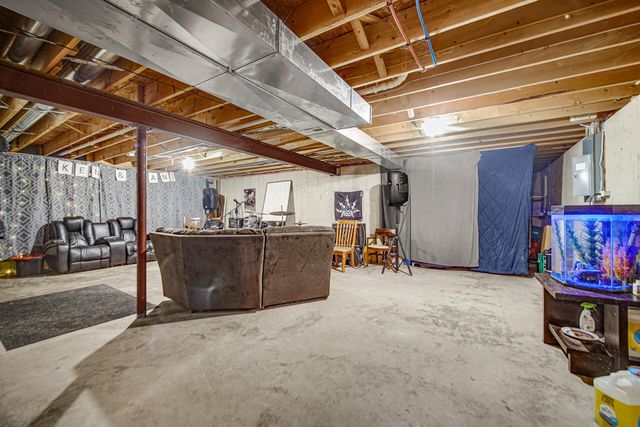 323 E 129th Place, Crown Point, IN 46307