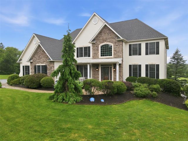 6800 Stella Circle, Coopersburg Boro, PA 18036