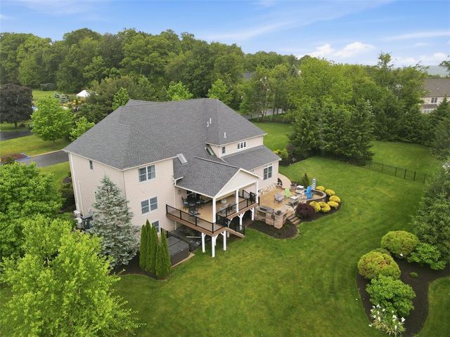 6800 Stella Circle, Coopersburg Boro, PA 18036