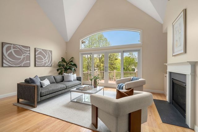 3 Meadows Lane 3, Belmont, MA 02478