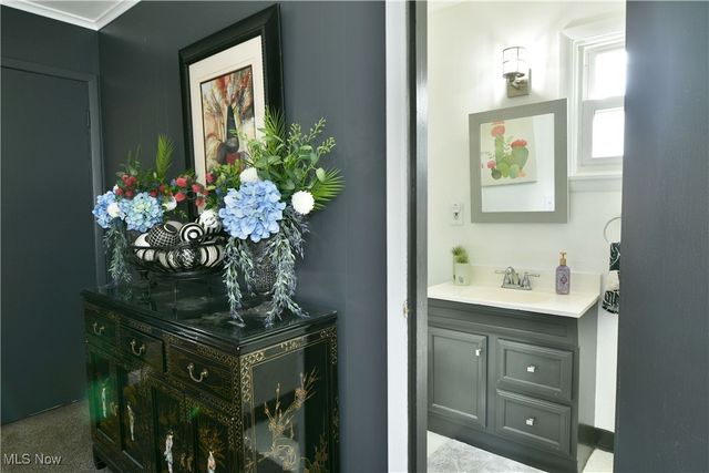 3053 E Market Street, Warren, OH 44483