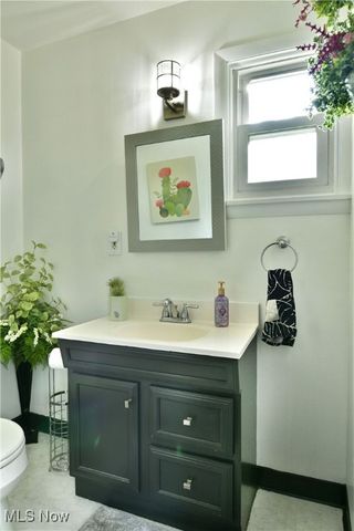 3053 E Market Street, Warren, OH 44483