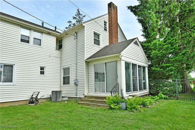 3053 E Market Street, Warren, OH 44483