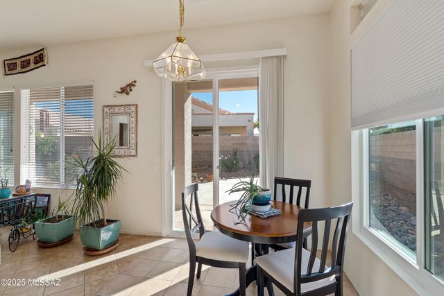 333 W Continental Vista Place, Green Valley, AZ 85614