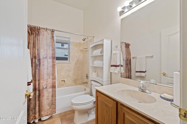 333 W Continental Vista Place, Green Valley, AZ 85614