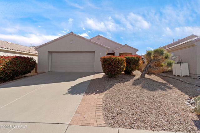 333 W Continental Vista Place, Green Valley, AZ 85614