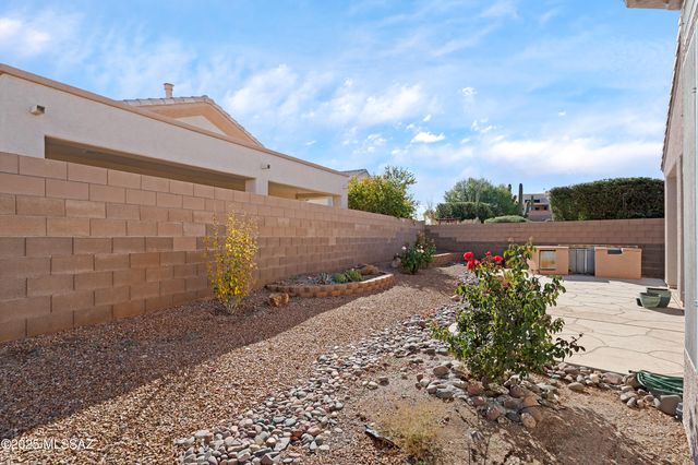 333 W Continental Vista Place, Green Valley, AZ 85614