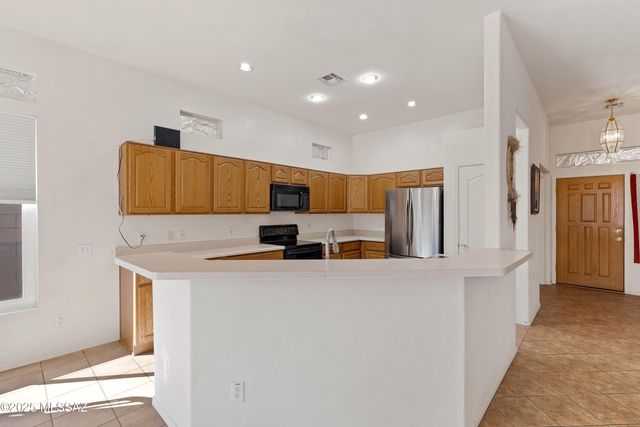 333 W Continental Vista Place, Green Valley, AZ 85614