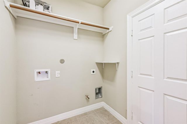 14823 Twin Waters Court, Houston, TX 77044