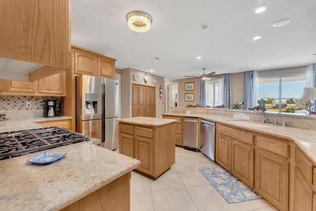 7142 W Ave A 4, Lancaster, CA 93536