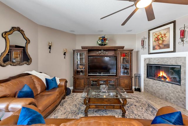 7142 W Ave A 4, Lancaster, CA 93536