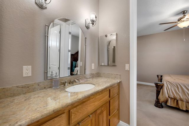 7142 W Ave A 4, Lancaster, CA 93536